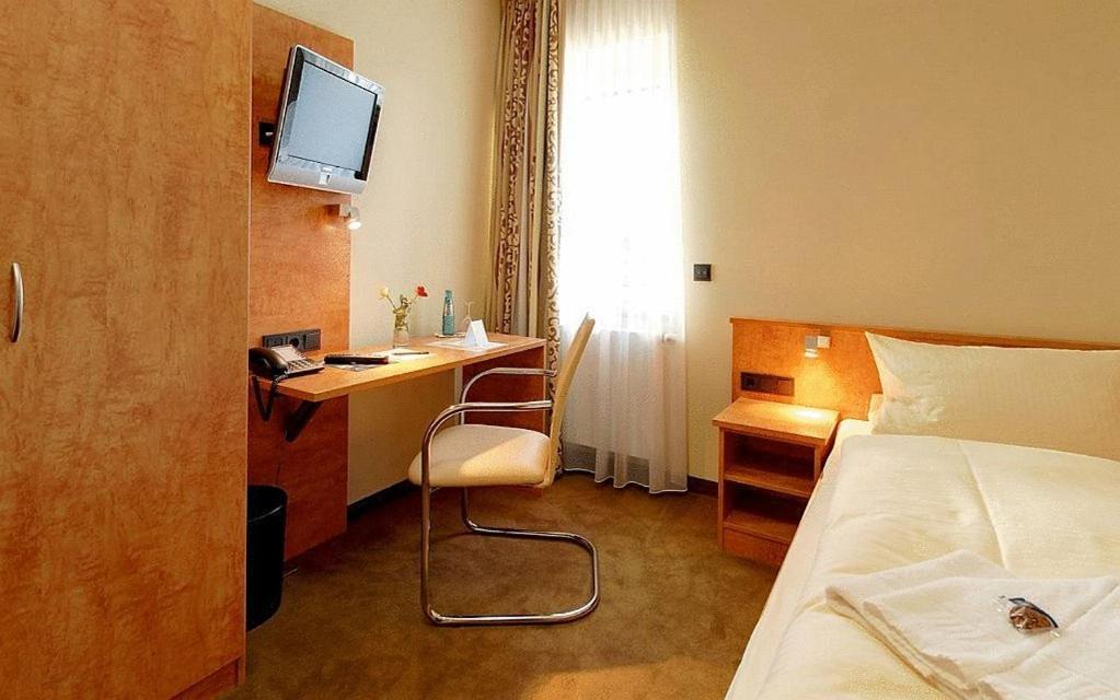 Hotel Gasthof Gross Бергкирхен Екстериор снимка